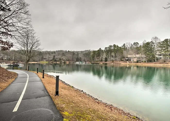 Top Hotels for Autumn Stay in Salem