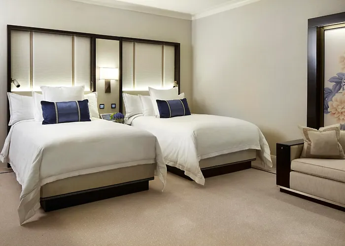 Top Luxury Hotels in Downtown Chicago