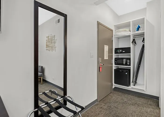 Premier Hotels in Fulton Market Chicago