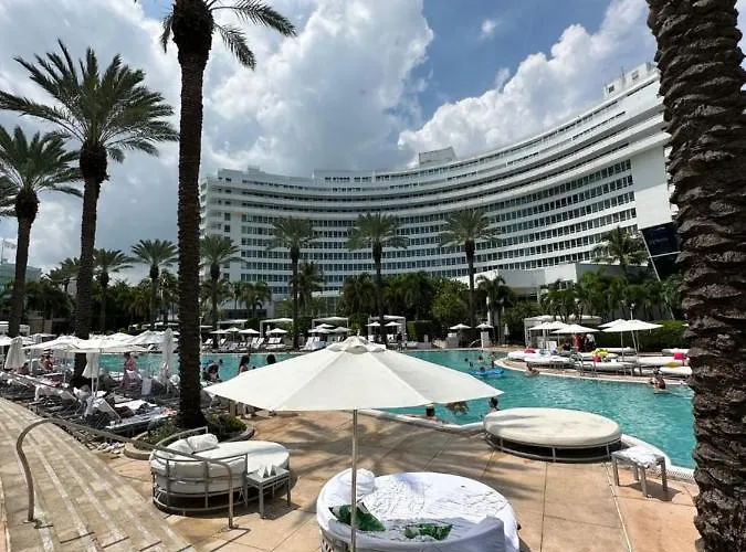 Top Luxury Hotels on Miami Beach [31 characters]