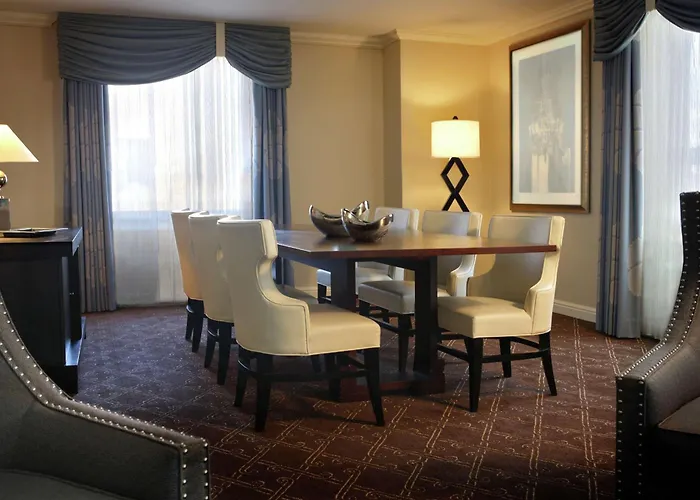 Top Romantic Hotels with Jacuzzi in Chicago