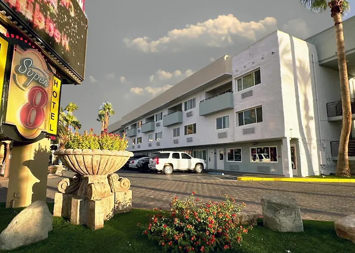 Best Cheap Hotels With Free Airport Shuttle