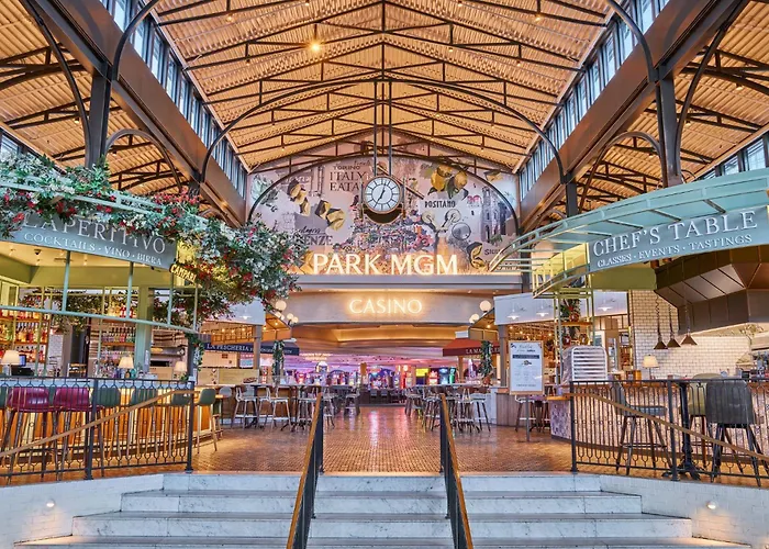 Top-Rated Hotels in Las Vegas for Luxury Stays