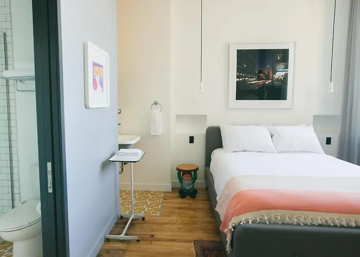 Premier Chicago Hotels with Balconies