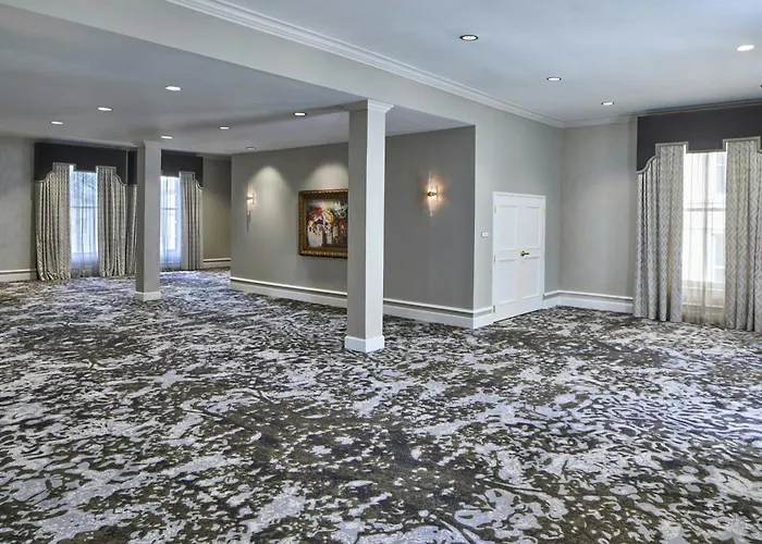 Best Hotels on Poydras St in New Orleans